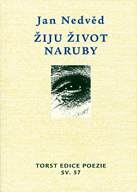 Žiju život naruby